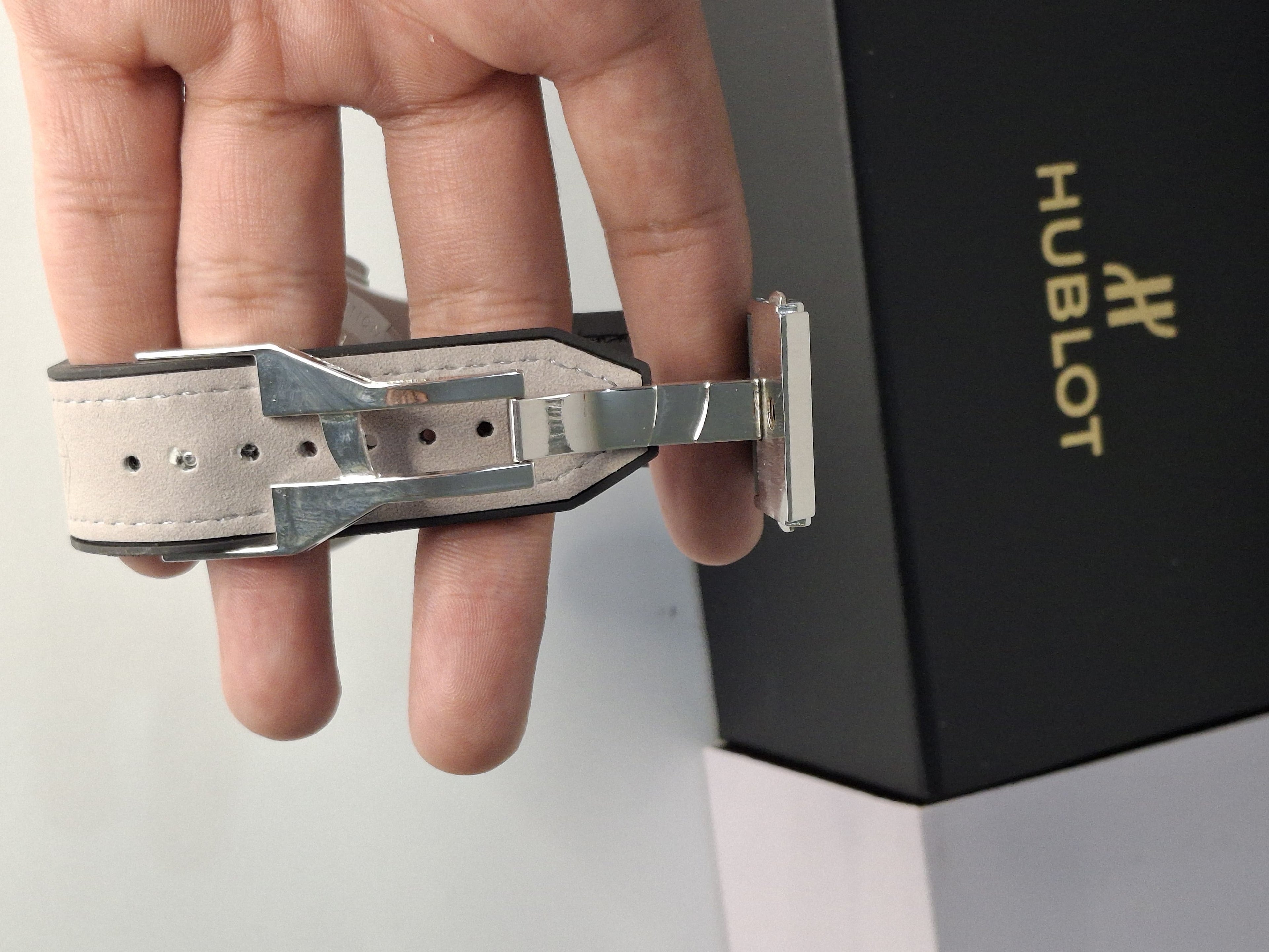 HUBLOT- GREY WHITISH